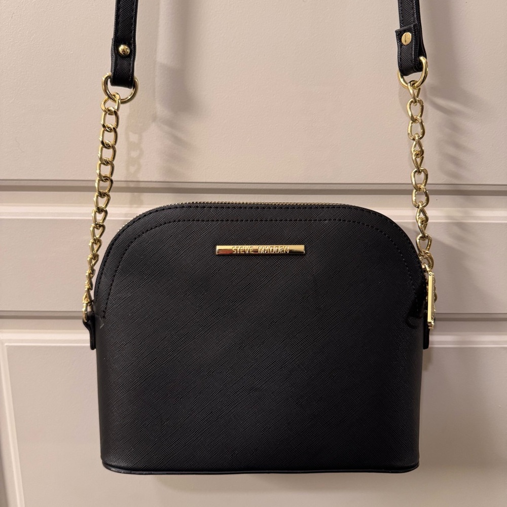 Steve Madden Black & Gold Crossbody Bag
